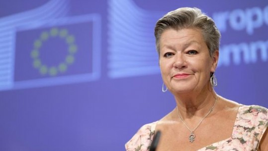 Komisionerja Evropiane: BE-ja duhet të motivojë ukrainasit të largohen nga Polonia drejt vendeve të tjera të unionit