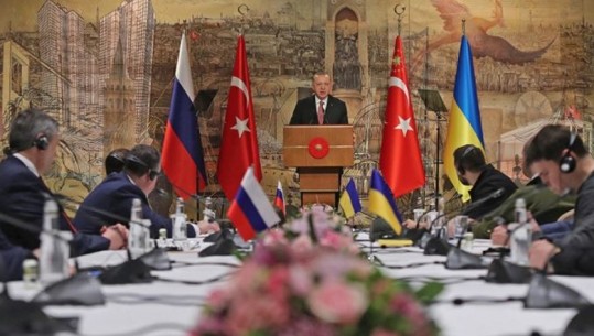  Nisin bisedimet Kiev-Moskë në Stamboll, Erdogan i pranishëm: T’i japim fund kësaj tragjedie 