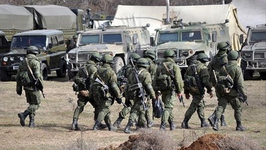 Fundi i luftës? Rusia fillon të tërheqë forcat e saj ushtarake nga rrethinat e Kievit