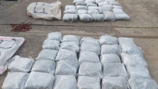 Kapet 54 kg marijuanë nga policia kufitare në Malin e Zi, vinte nga Shqipëria