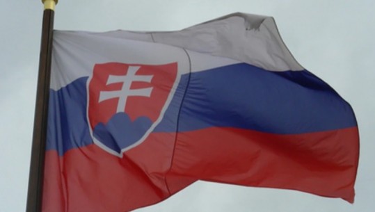 Sllovakia i kërkon Rusisë të tërheqë 35 diplomatë nga Bratislava