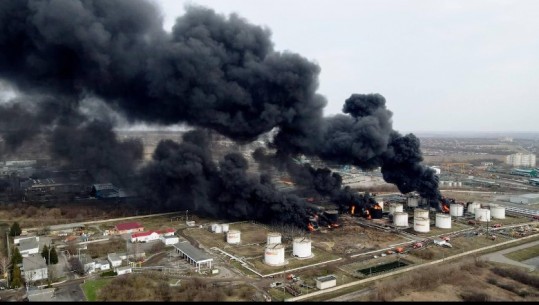 Sulm në një depo nafte në Rusi, Moska akuzon Kievin: Do rëndojë bisedimet! Ukraina: S’e bëmë ne! The Times: Pekini, bashkëpunëtor i Putinit, hakëroi objektet e Ukrainës para pushtimit