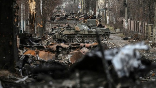 Ukraina akuzon Rusinë: Minuan qytetin Bucha para se të tërhiqeshin