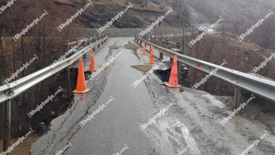 Prej 3 ditësh e shembur ura në Kukës, mbi 1500 banorë të izoluar, bllokohen 3 fshatra! Kërkohet rrugë tjetër alternative