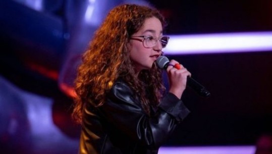 12-vjeçarja shqiptare ‘shkund’ skenën dhe ngre publikun gjerman në këmbë, fiton një vend në ‘The Voice Kids’