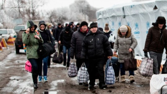 Pritja e refugjatëve nga Ukraina, ndërkombëtarët ndihmojnë Moldavinë me 660 milionë euro