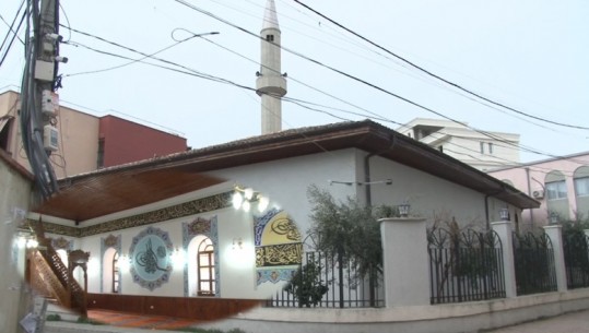 Historia e xhamisë 500-vjeçare 'Fatih' në Durrës, ndërtuar mbi rrënojat e bazilikës, Imami: Në shërbim të besimtarëve dhe turistëve