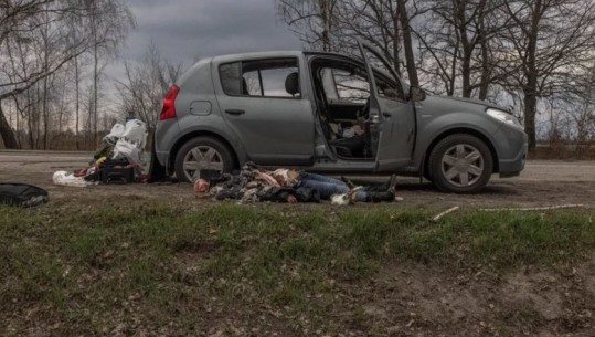 Moska mohon sërish masakrën e Buchës: Kievi paguan 25 dollarë për person që të bëjë skenën