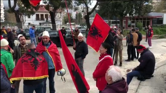 Projekti i ri tek Sheshi i Flamurit, disa qytetarë të Vlorës ngrihen sërish në protestë: Është çështje identiteti, po zhdukin historinë 