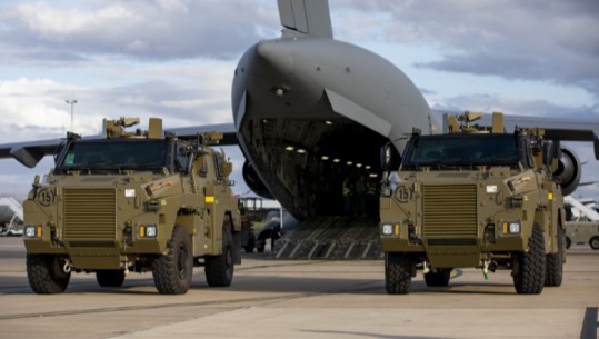 Lufta/ Australia do të dërgojë 20 automjete të blinduara 'Bushmaster' në Ukrainë