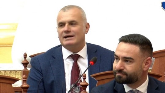 U rikthye në Kuvend, Leskaj uron Majkon: Politikan që meriton respekt, s’do jetë në grupin e kanabisit