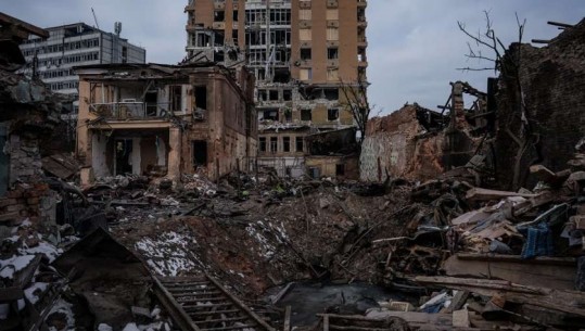 Lufta në Ukrainë, bombardime në disa zona të banuara në Kharkiv