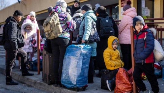 OKB: Gati 5 milionë ukrainas janë larguar nga Ukraina në 50 ditë luftë