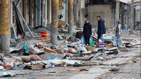 Kievi u kërkon banorëve të mos kthehen: Bombardimet rifilluan