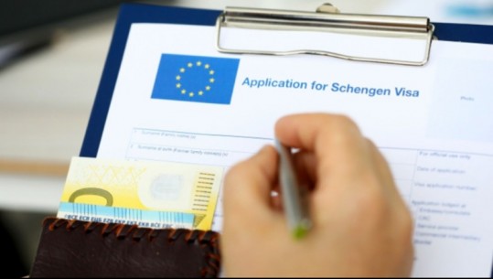 Të rinjtë po ikin nga Kosova, në 4 muajt e fundit rreth 200 mijë qytetarë aplikuan për vizë gjermane