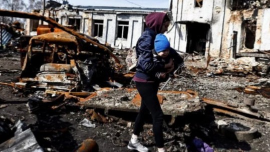 Okhtyrka e shkatërruar nga bombardimet ruse, kryebashkiaku: Të gjitha shtëpitë të pabanueshme