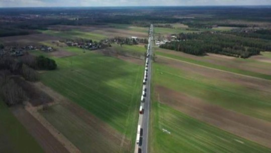 Pas sanksioneve nga BE-ja, rradhë e madhe e kamionëve të bllokuar në kufirin Poloni-Bjellorusi