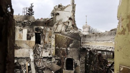Kuleba: Mariupol vazhdon të luftojë por nuk ekziston më, rusët do e rrafshojnë dhe atë çka ka mbetur