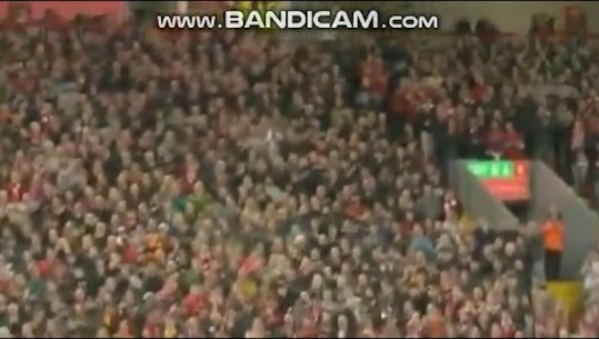 VIDEO/ Sa gjest emocionues, i gjithë stadiumi i Liverpool në këmbë në solidaritet me Ronaldon pas vdekjes së të birit