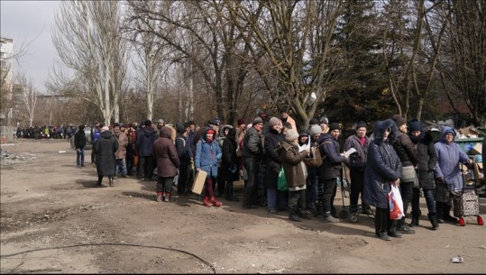 Lufta në Ukrainë/ Vijon evakuimi i grave, fëmijëve dhe të moshuarve nga Mariupoli