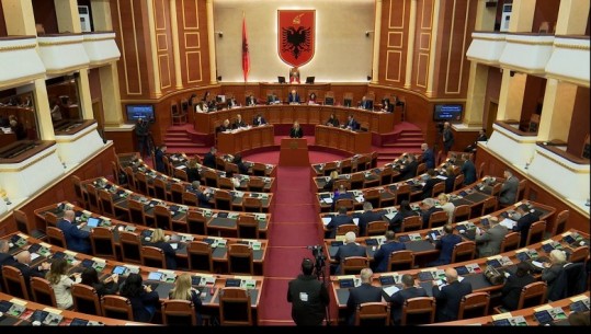 Ministrja e Arsimit i përgjigjet deputetes së PD: Lodheni nga një traumë, keni sjellë periudhën më të errët të arsimit në Shqipëri