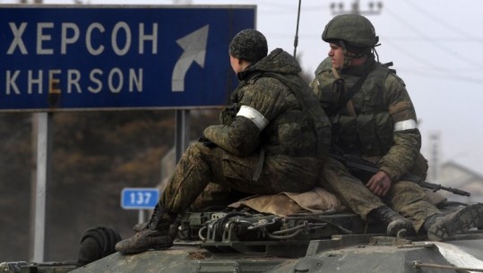 Ushtarët në Kherson: Rusët po detyrojnë civilët të luftojnë me ta 