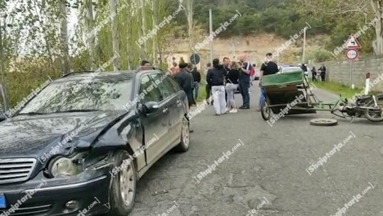 Aksident në rrugën e vjetër Lezhë-Laç, makina përplaset me çiklomotorin! Plagosen tre fëmijë