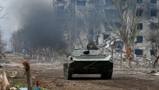 Ukrainë: Rusët qëllojnë me armë zjarri autobusët tanë me civilë 