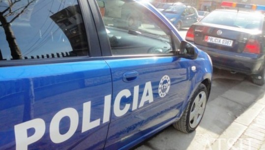 Qëlloi me armë zjarri në drejtim të makinës së 64-vjeçarit në Fier, arrestohet Martin Çrraga