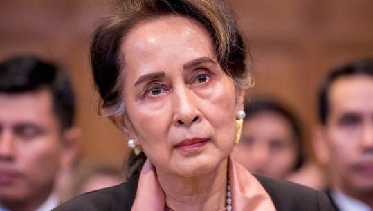 Aung San Suu Kyi dënohet me pesë vjet burg për korrupsion