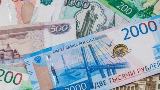 Reçesion historik i monedhës ruse, rubla pëson zhvlerësimin më të madh në 17 muaj
