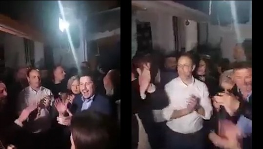 Emocionuese/ 'Jarna na, jarna ne, Ulqinake sa e mira je', Abazoviç festë me këngë shqiptare pasi u zgjodh kryeministër (VIDEO)