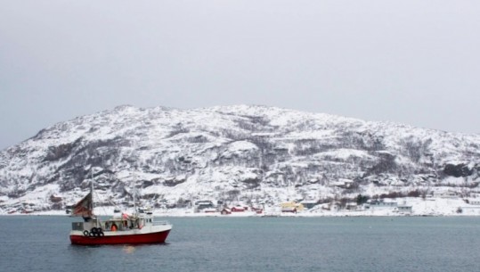 Norvegjia mbyll portet për anijet ruse, përveç atyre të peshkimit