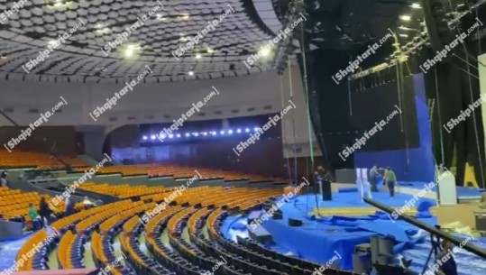 Nesër mbahet Kuvendi i Berishës, përgatitjet drejt fundit, ja si duket salla te Pallati i Kongreseve (VIDEO)