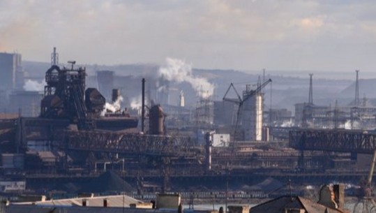 Mariupol dhe fabrika e çelikut Azovstal u bombarduan gjatë natës