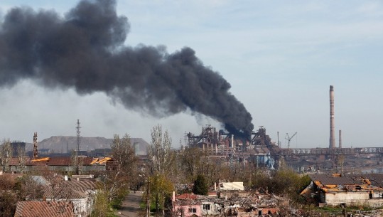 Ende 200 civilë të mbetur në fabrikën e çelikut në Mariupol