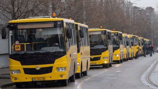 Kryebashkiaku i Mariupol: Zhduken 11 autobusë me civilë të evakuuar