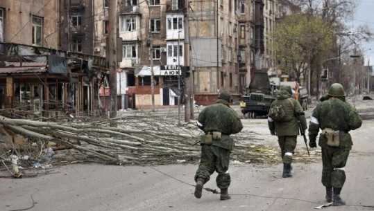 Kievi: Gjenden 290 trupa në Irpin