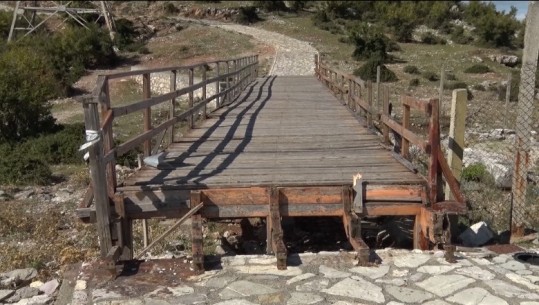 Prej vitesh në degradim, shembet ura e dërrasës në Kalanë e Lezhës! Përgjegjësi: Dëshmi e mungesës së gjatë të investimeve
