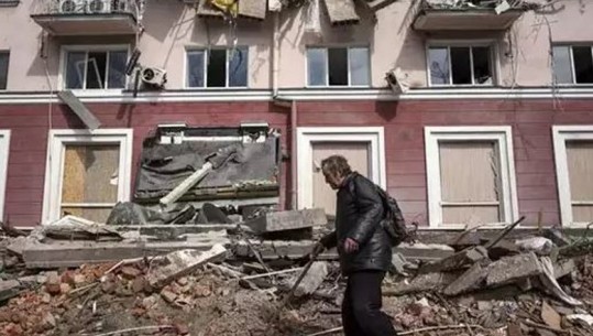 Lufta në Ukrainë/ Rusët goditën një shkollë në qytetin Sumy