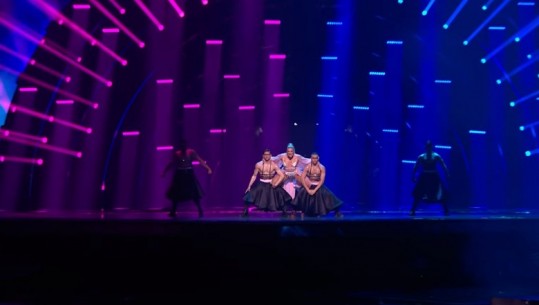 Vallet tradicionale të ndërthurura me modernen, del VIDEO, ja si do duket performanca e Ronela Hajatit në Eurovizion