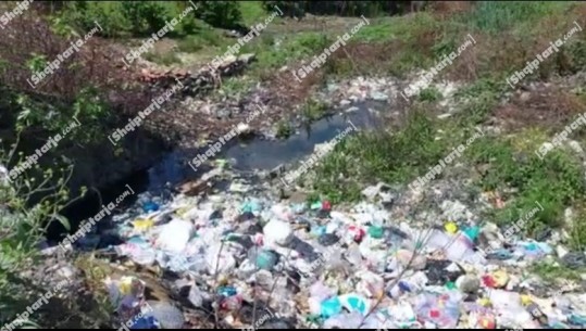 Përroi i Brrakës i mbushur me mbeturina, asnjë reagim nga autoritetet vendore