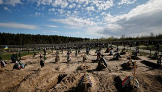 Dëshmi të forta të krimeve ruse të luftës pranë Kievit, zbulohen varre të reja në Bucha