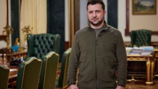 Shitet mbi 100 mijë $ bluza ushtarake e Zelensky-t, Johnson: Përkrahni Ukrainën që të jetë e lirë