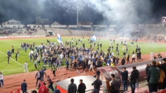 Thyen stolat e stadiumit ‘Elbasan Arena’, pas ndeshjes Partizani-Tirana, arrestohen dy tifozët e Partizanit