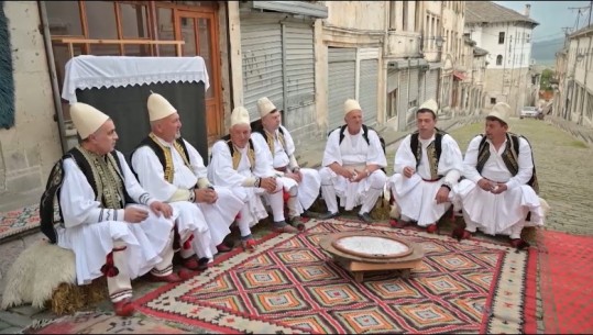 Gjirokastra hap sezonin, ‘vishet’ me motive tradicionale