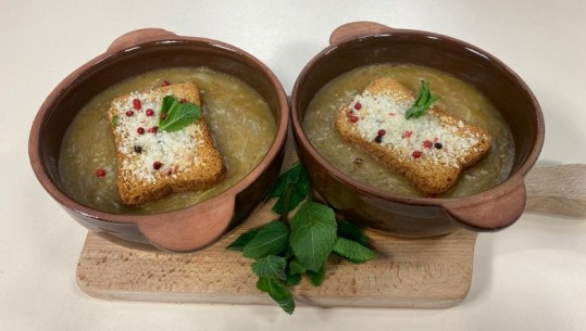 Supë me qepë të karamelizuara nga zonja Albana