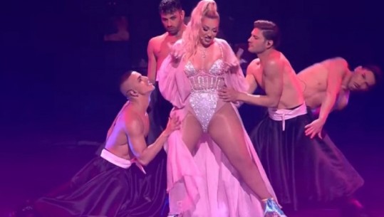 Mori kritika për performancën në Eurovision, reagon Ronela Hajati: Ore shqipe, këndoni ndonjë këngë tjetër!