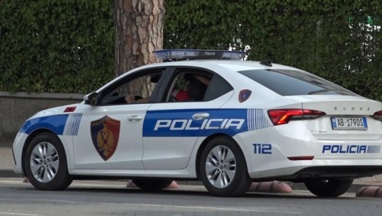 Tentuan t'i vjedhin varësen e floririt një gruaje në Tiranë, arrestohen dy persona! Një prej tyre ishte në arrest shtëpie