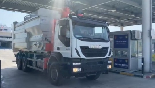 Veliaj: Së shpejti në Tiranë do i vëmë kazanët e plehrave nën tokë, mbërritën makineritë e specializuara